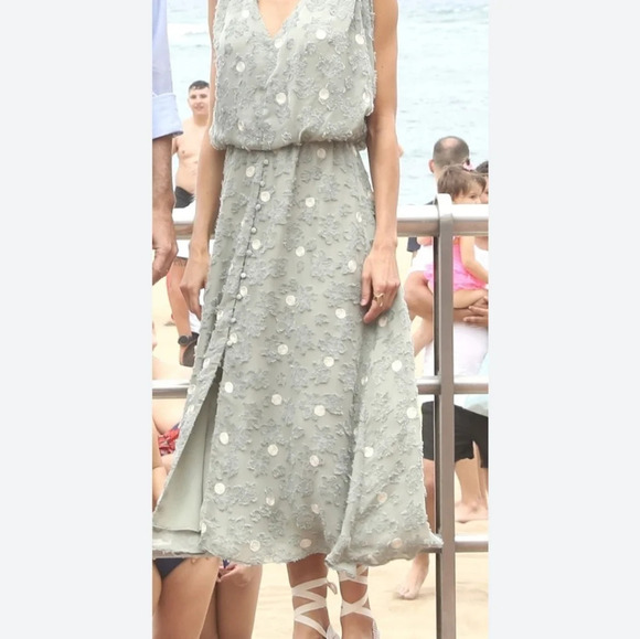 Zara Midi Length Dress / Textured &  Embroidered  / Size Small - Picture 11 of 11